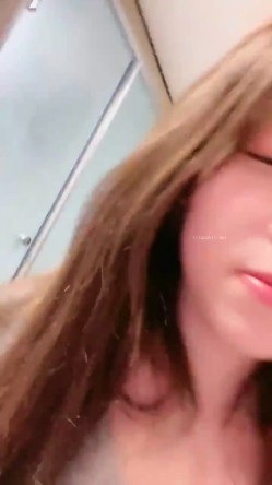 萝莉变女神了 ，【真礼】这样的大胸尤物， 扒穴扣逼了， 真好看，清纯反差，校园女神 截图2