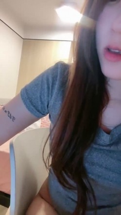 萝莉变女神了 ，【真礼】这样的大胸尤物， 扒穴扣逼了， 真好看，清纯反差，校园女神 截图11