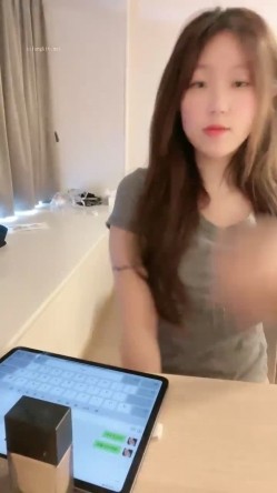 萝莉变女神了 ，【真礼】这样的大胸尤物， 扒穴扣逼了， 真好看，清纯反差，校园女神 截图12