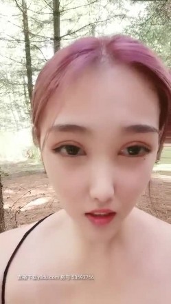 北京大一女学生丰满大奶妹和男友户外啪啪，小树林地上性感大屁股上位骑乘猛操 截图2