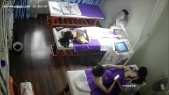 新流出 ️【破解摄像头】 ️美容院高质量少妇小姐姐全身刮毛 截图5