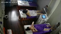 新流出 ️【破解摄像头】 ️美容院高质量少妇小姐姐全身刮毛 截图12
