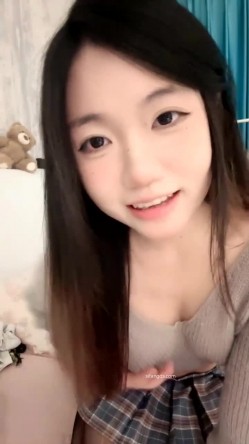 【猫猫】清纯校花极品美乳 丝袜美腿 道具狂插冒白浆 水晶棒大屌插到底 爽 截图3