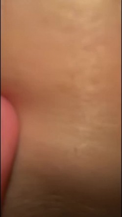 撸点极高腰细蜜桃臀小妞，骑乘位爆插小穴，主动一前一后深插，第一视角后入，打桩机快速进出屁股抖动 截图8