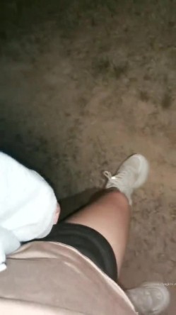 户外刺激，人气女神再出山，【香菜一奈】，野外山顶~勾搭口交~，路边尿尿，车震，浪叫声响彻旷野 截图7
