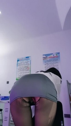 【雅儿老湿】退役模特 美腿丝袜 沟搭男技师男学弟 无套狂操 多地点无套内射 真受不了 截图15