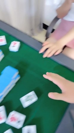 剧情演绎：情欲麻将，与身材不错的小少妇打麻将，打着打着就操了起来！ 截图8