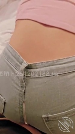 极品身材超美姐姐『亲姐的诱惑』小外甥在看手机在他面前操了2次姐姐，一边操一边跟他聊天 截图5