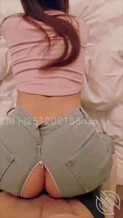 极品身材超美姐姐『亲姐的诱惑』小外甥在看手机在他面前操了2次姐姐，一边操一边跟他聊天 截图6