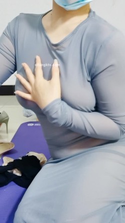 广场舞女人味十足肥臀大奶成熟阿姨【波波姐】最新定制作品 淫语挑逗 露鲍露奶情趣摇摆挑逗 截图4