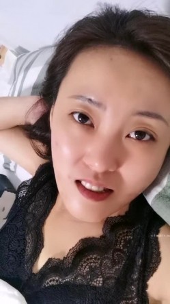 极品人妻！刺激，【放肆的小水娃】，真实良家，标准的贤妻良母，厨房搔首弄姿 截图2