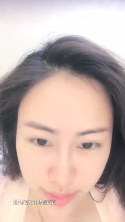 高颜值御姐黑丝高跟鞋诱惑，拨开内裤自摸翘着大屁股扭动肥逼诱人 截图2