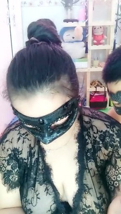 小娇妻双人修仙黑丝情趣，大奶子舔逼吃屌，激情抽插浪叫不断，内射中出第二弹 截图13