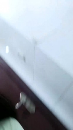 【失业老师】骚艳老师~户外高铁，网吧，澡堂，厕所~跳蛋喷水~电玩小哥去厕所帮它舔逼 截图13