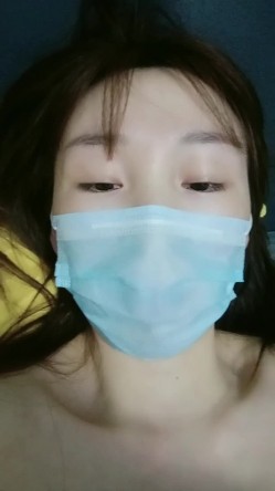 没想到还福利的露了脸，【绝品】【00后的姑娘】12天合集（上），清纯美乳少女，这奶子真美啊，做爱道具秀 截图4