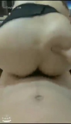 “鸡巴好硬~我要来高潮了”对话超淫荡，顶级骚母狗大奶妖媚【雪儿】群福利，户外车震3P淫声浪语骚得离谱 截图8