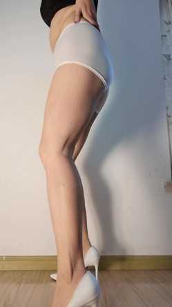 熟女广场舞【娟娟】绅士视角广场舞，原档无水印，露奶露逼，淫语调教，熟女控必入 截图6