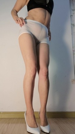 熟女广场舞【娟娟】绅士视角广场舞，原档无水印，露奶露逼，淫语调教，熟女控必入 截图9