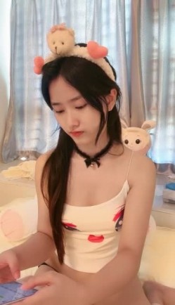 超甜美的清纯女神【纯情辣妹】又又又被操了，像某某甜美当红明星，活泼可爱的性格，白里透红 爱撒娇 截图8