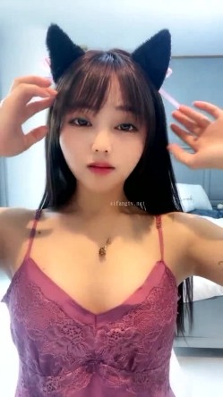 超美的猫耳朵清纯女神【艾希尔】居然是无底黑木耳 道具插B，湿哒哒的淫水声 好诱人啊！ 截图5