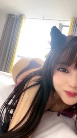 超美的猫耳朵清纯女神【艾希尔】居然是无底黑木耳 道具插B，湿哒哒的淫水声 好诱人啊！ 截图6