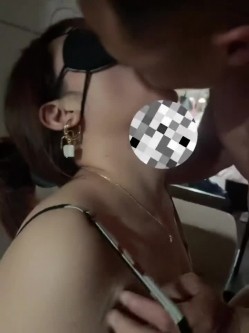 推特极品淫妻【小肥羊不是羊】订阅福利，喜欢不同的陌生男人，约单男3P口爆吞精，极度反差 截图4