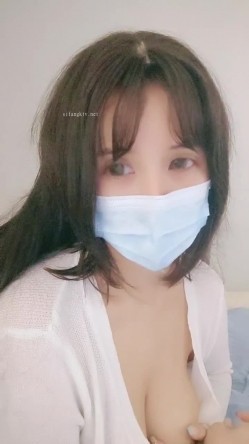 新货下海【嗯嗯小宝贝】纯情学生妹，白虎穴自慰~真的好美，乖巧邻家妹妹，胸又白又大又美 截图1