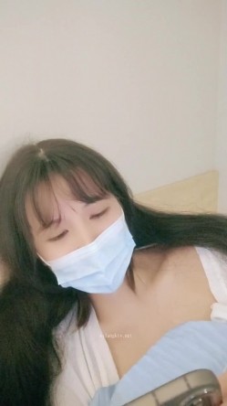 新货下海【嗯嗯小宝贝】纯情学生妹，白虎穴自慰~真的好美，乖巧邻家妹妹，胸又白又大又美 截图9