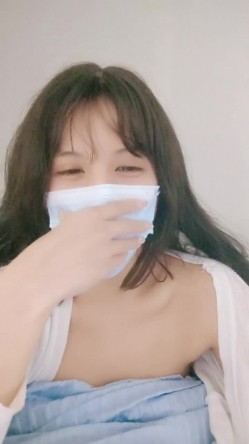 新货下海【嗯嗯小宝贝】纯情学生妹，白虎穴自慰~真的好美，乖巧邻家妹妹，胸又白又大又美 截图14