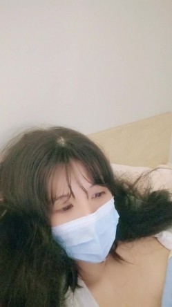 新货下海【嗯嗯小宝贝】纯情学生妹，白虎穴自慰~真的好美，乖巧邻家妹妹，胸又白又大又美 截图16