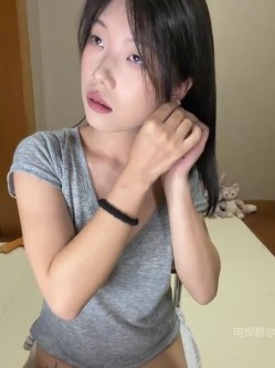 ️极品眼镜骚货【Nami-OP】黑丝肥臀眼睛骚货道具自慰喷水非常骚浪 截图6
