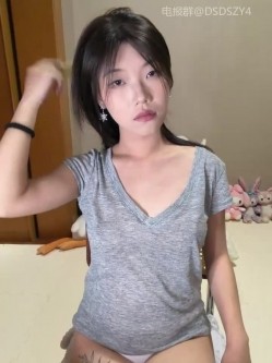 ️极品眼镜骚货【Nami-OP】黑丝肥臀眼睛骚货道具自慰喷水非常骚浪 截图7