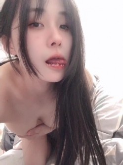 【极品泄密】武大极品校花董逸琪男友泄密流出 截图11