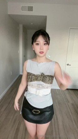 国产清纯美足M小母狗「BlackCatluna」OF露脸私拍 反差婊欲求不满自慰足交性爱多人啪啪 截图3