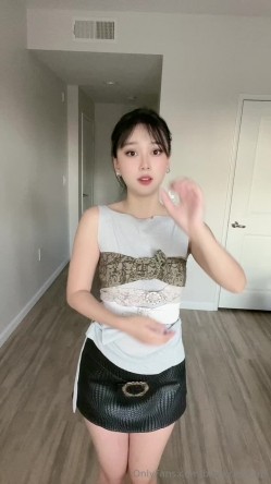 国产清纯美足M小母狗「BlackCatluna」OF露脸私拍 反差婊欲求不满自慰足交性爱多人啪啪 截图6
