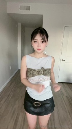 国产清纯美足M小母狗「BlackCatluna」OF露脸私拍 反差婊欲求不满自慰足交性爱多人啪啪 截图8