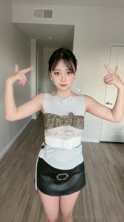 国产清纯美足M小母狗「BlackCatluna」OF露脸私拍 反差婊欲求不满自慰足交性爱多人啪啪 截图13