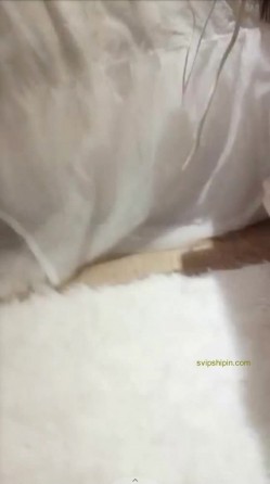 极骚的大眼萌系少女直播勾引闺蜜的四眼网瘾少年！ 截图2