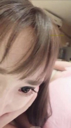 极骚的大眼萌系少女直播勾引闺蜜的四眼网瘾少年！ 截图10