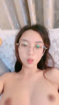 【月亮姐姐】！~ -~万中无一的眼镜反差婊！既苗条又有曲线，床上功夫一流，每一秒都是撸点 截图13