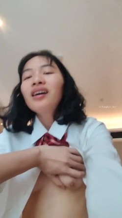 极品小情侣私拍泄密 清纯小美女主动上位骑乘，诱人小白兔晃动惹人眼，清纯淫靡并存，美乳丰臀超反差 截图14