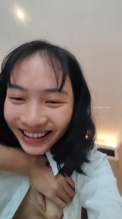极品小情侣私拍泄密 清纯小美女主动上位骑乘，诱人小白兔晃动惹人眼，清纯淫靡并存，美乳丰臀超反差 截图15