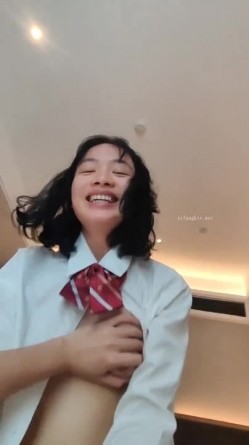 极品小情侣私拍泄密 清纯小美女主动上位骑乘，诱人小白兔晃动惹人眼，清纯淫靡并存，美乳丰臀超反差 截图16