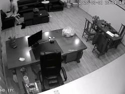 黑客破解摄像头偷拍 ️河北某摄影店女老板 年纪30左右 在公司办公室与2名男子长达两年偷情记录 截图16