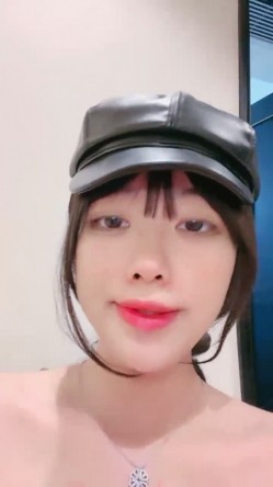 【热门人气女神下海 ️楚妹】明星级颜值抖音风性感裸舞~好美！洗澡搓泡泡 ️花洒冲击奶子极致诱惑！ 截图12