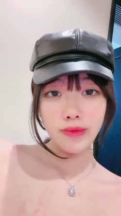【热门人气女神下海 ️楚妹】明星级颜值抖音风性感裸舞~好美！洗澡搓泡泡 ️花洒冲击奶子极致诱惑！ 截图14