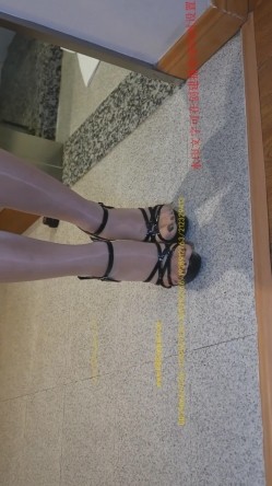 最新破解学院私拍 ️极品身材高颜值大学生美女各种制服旗袍换装和摄影师互撸被假鸡巴插到表情销魂 截图10