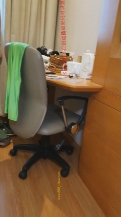 最新破解学院私拍 ️极品身材高颜值大学生美女各种制服旗袍换装和摄影师互撸被假鸡巴插到表情销魂 截图12