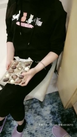 【大叔淦学妹】 约在校大三美女啪啪打炮 正在写作业呢拉过来脱衣开操 无套爆操极品漂亮美穴 翘丰臀后入感觉超刺激 高清源码录制 截图5