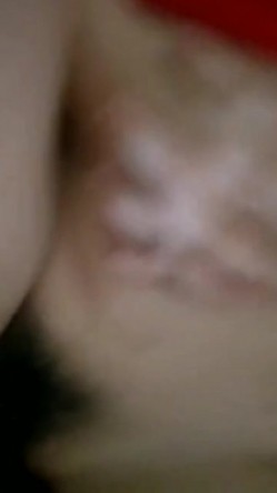 良家少妇，约出来玩耍，明明身体很渴望要，但就是能忍，闭着眼睛，想让我强奸你是吧！ 截图1